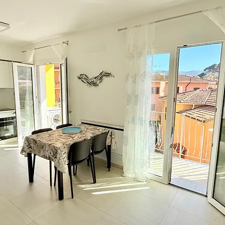 Mavi Lägenhet Porto Azzurro